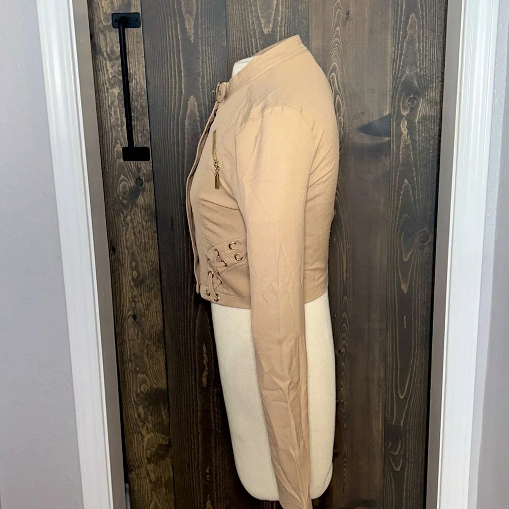 Light Zip up jacket - Picture 2 of 9